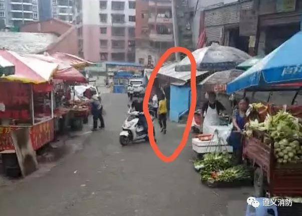 這條街最靚的仔！男孩為消防帶路上熱搜引網友怒贊：少年強則國強
